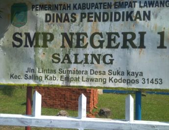 KEPALA SEKOLAH SMP NEGERI 1 SALING BAGAIKAN HANTU: SERING MENGHILANG TANPA KABAR, SISWA BEBAS BERKELIARAN SEKOLAH JADI KACAU!