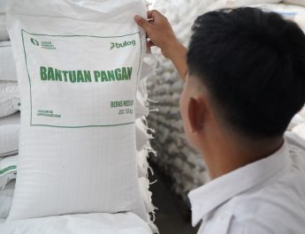DUGAAN KEJANGGALAN BANSOS: Penyaluran Beras 92 KPM Di Desa Belimbing Diragukan, Koordinator Bungkam Soal Juknis