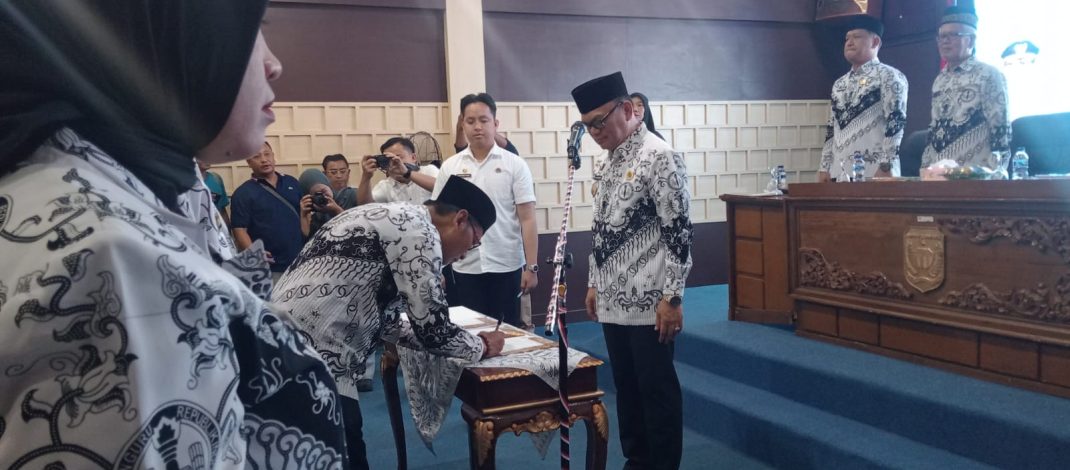 NAKHODA BARU GURU EMPAT LAWANG: Pengurus PGRI Masa Bakti 2025–2030 Resmi Dikukuhkan