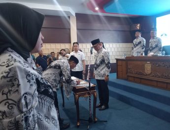 NAKHODA BARU GURU EMPAT LAWANG: Pengurus PGRI Masa Bakti 2025–2030 Resmi Dikukuhkan